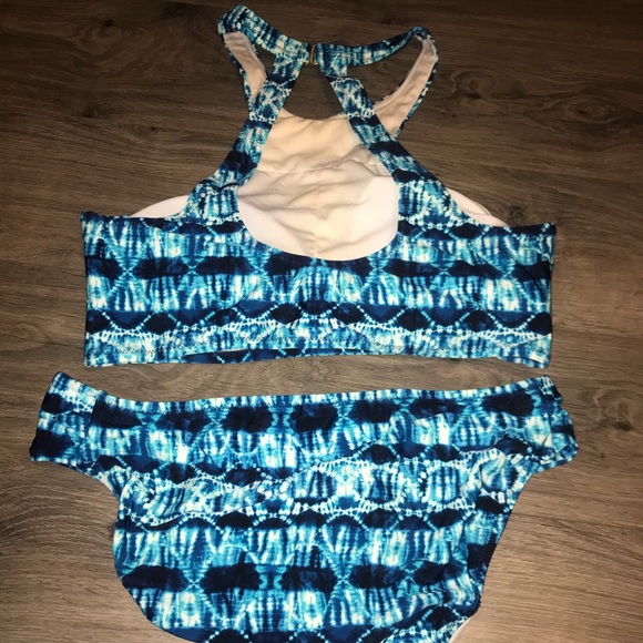 Bikini set ! Never worn - Picture 2 of 3